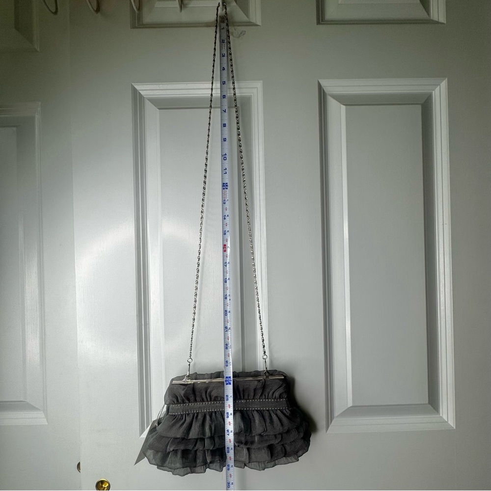 NWT Gray Ruffled Bella Collection Purse - Picture 7 of 7